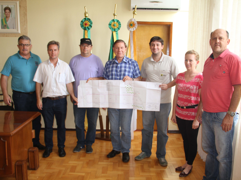 EXECUTIVO SE REÚNE COM EMPRESA PARA DISCUTIR SOBRE O DISTRITO INDUSTRIAL II